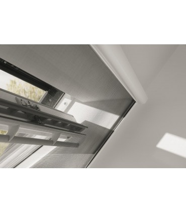 Montaj simplu și rapid pentru plasa anti-insecte VELUX