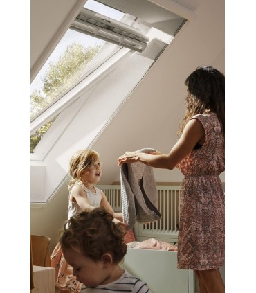 Protecție anti-țânțari cu plasă VELUX – eficientă și estetică